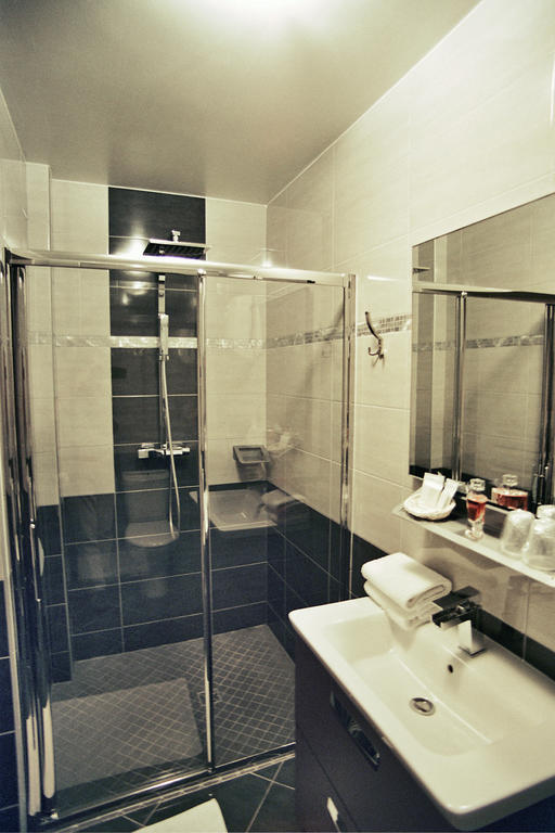 Hotel L'Anvia Bollène Szoba fotó